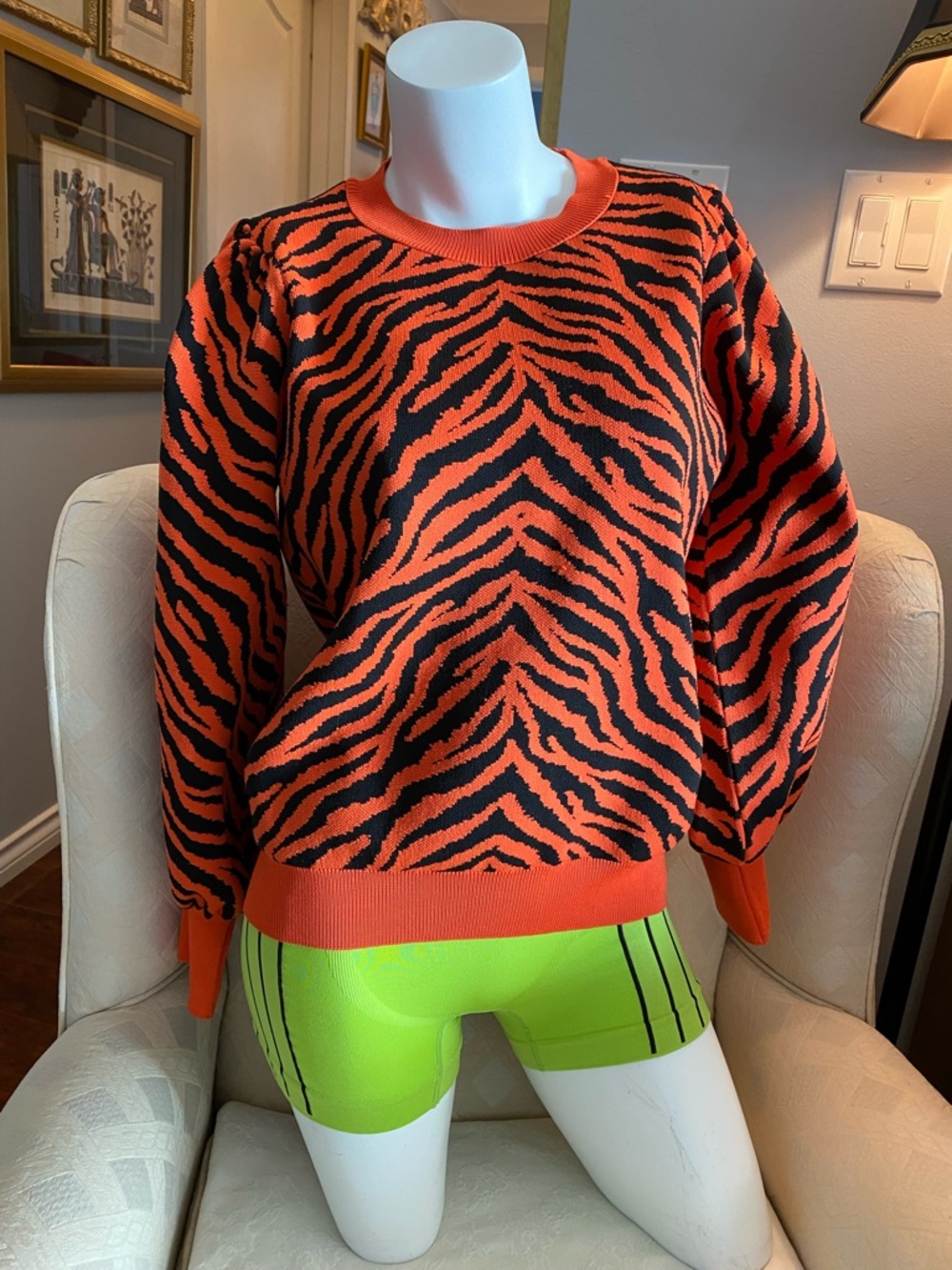 🌸 Bold Orange Tiger-Print Crewneck Sweater